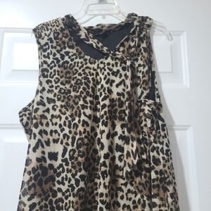 Leopard print shirt size 3x mobster wife sleeveless.
